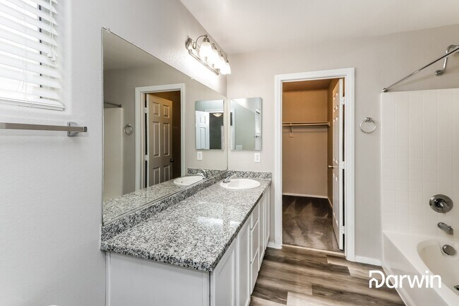 Building Photo - 3752 E Carisbrook Dr