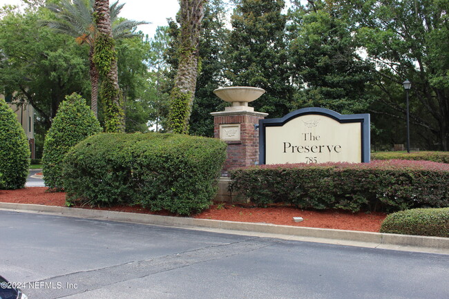 Foto del edificio - 785 Oakleaf Plantation Pkwy