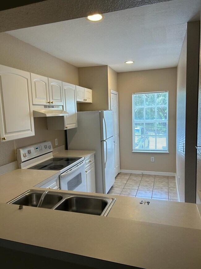 Building Photo - 4189 Plantation Cove Dr