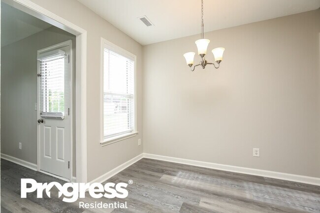 Foto del edificio - 2101 Grove Mill Ct