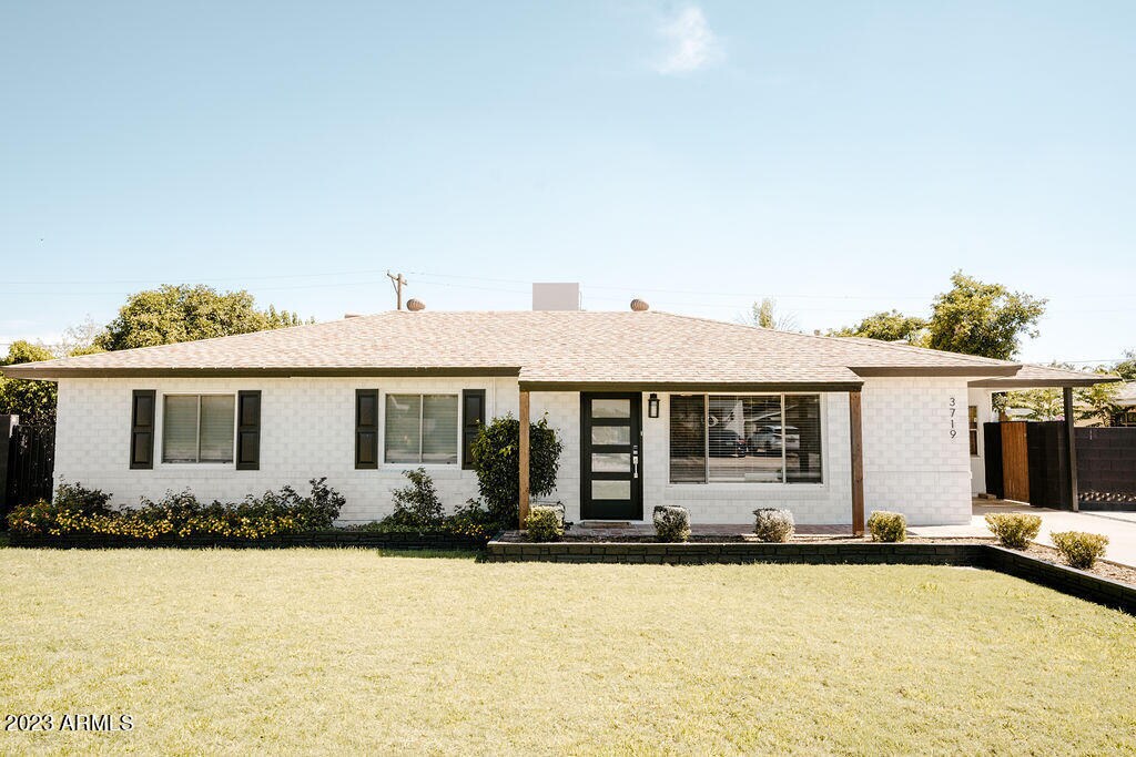 Primary Photo - 3719 E Amelia Ave