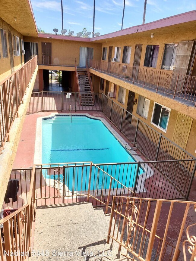 Building Photo - 5445 Sierra Vista Ave