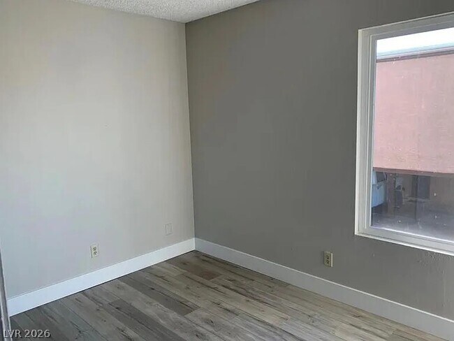 Building Photo - 1501 Living Desert Dr