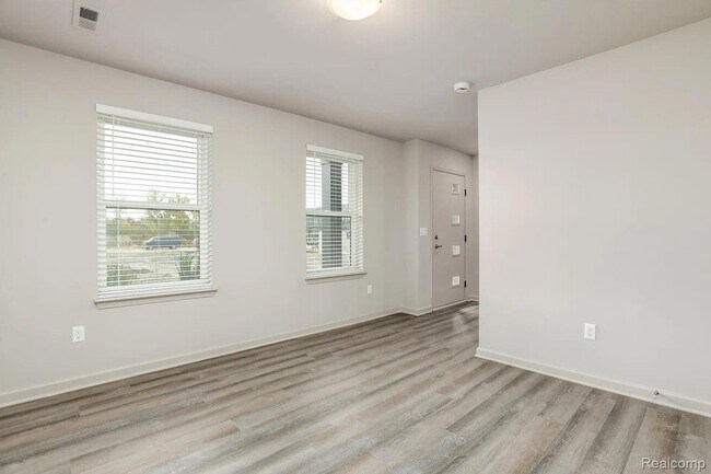 Foto del edificio - 2151 Park Dr