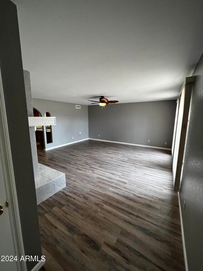 Building Photo - 14203 E Ashbrook Dr