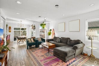 Building Photo - 131 W Avenida Cordoba