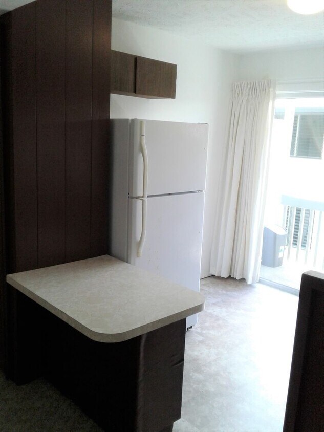 Building Photo - - Kapiolani Villas Condo