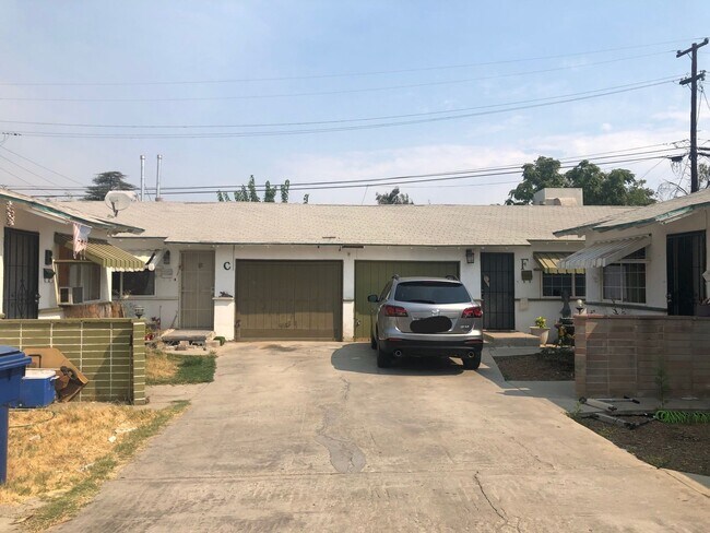 Foto del edificio - 2 Bedroom Bakersfield Beauty!