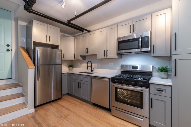 Foto del edificio - 2839 N Sawyer Ave