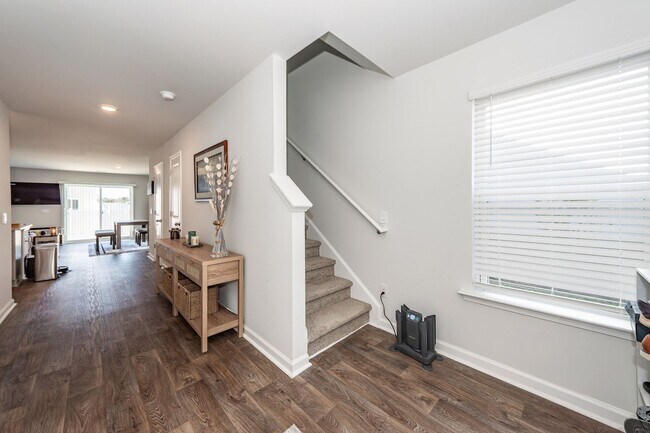 Foto del edificio - 3 Bedroom, 2.5 Bathroom Townhome in Carolina Groves - Moncks Corner