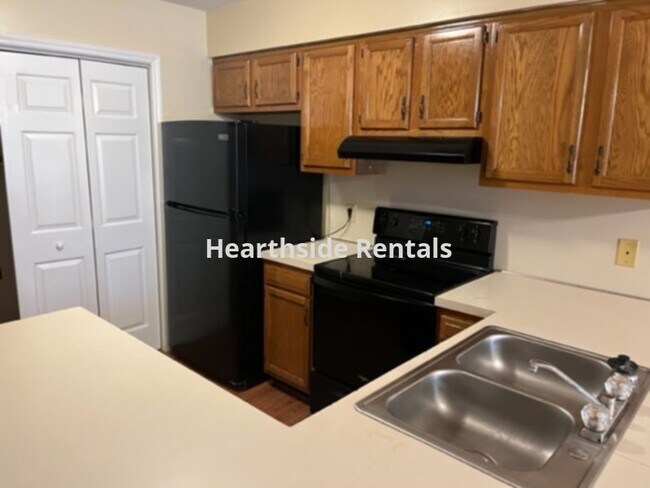 Foto del edificio - **2 Bedroom 2 Bath Upstairs Condo Centrall...