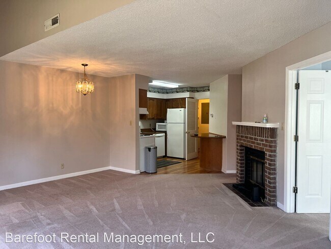 Building Photo - 2 br, 1.5 bath House - 1210 Benna Dr 6F