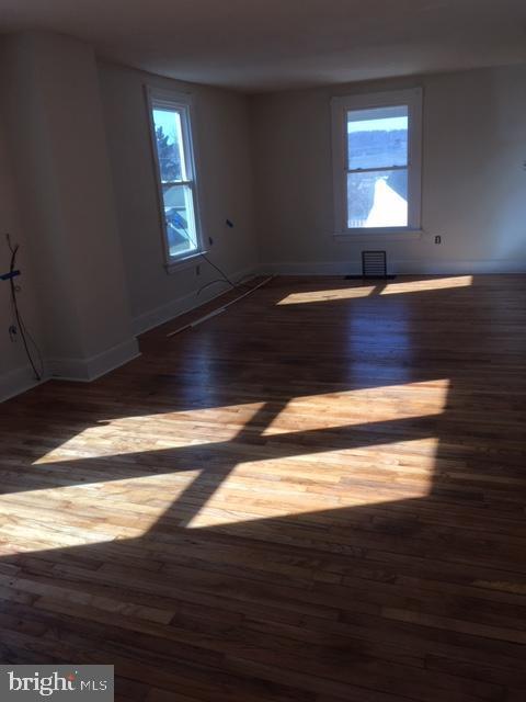 Foto del edificio - 3508 Hazelwood Ave