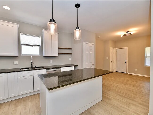 Foto del edificio - 8110 Bentley Farms Dr