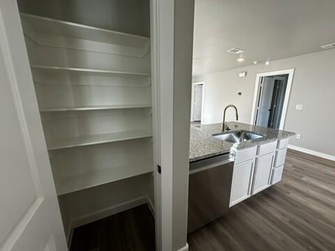 Foto del edificio - 417 E 30th St