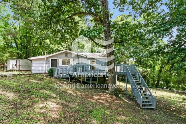 Building Photo - 310 Brown Pl