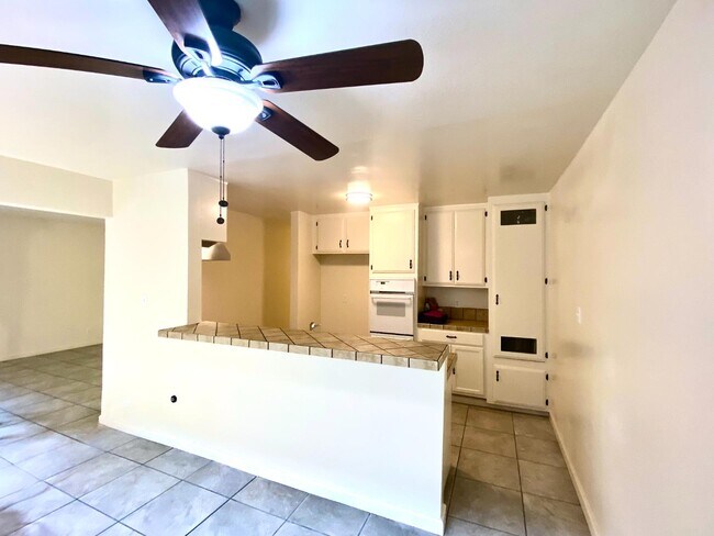 Foto del edificio - 24836 Walnut St