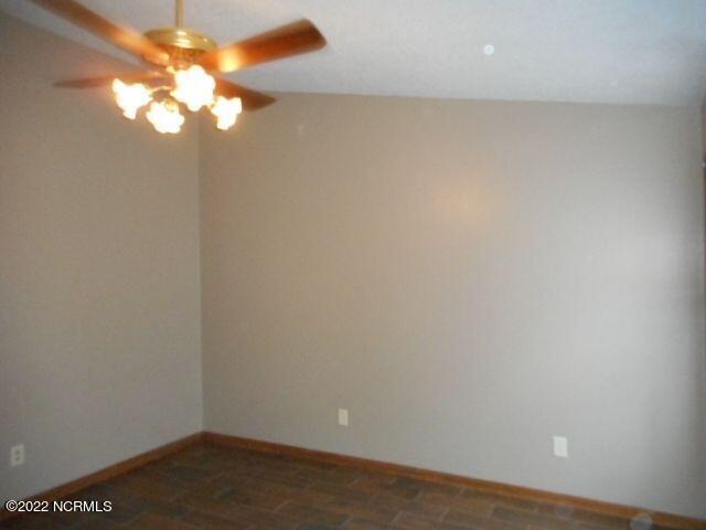 Building Photo - 723 Pinewood Dr