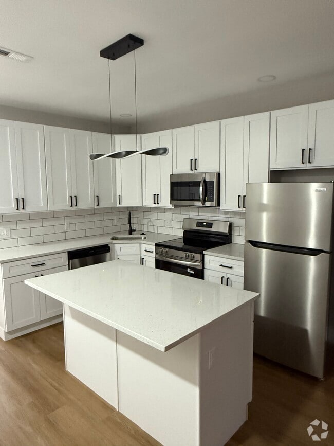 Building Photo - 638 N 63rd St