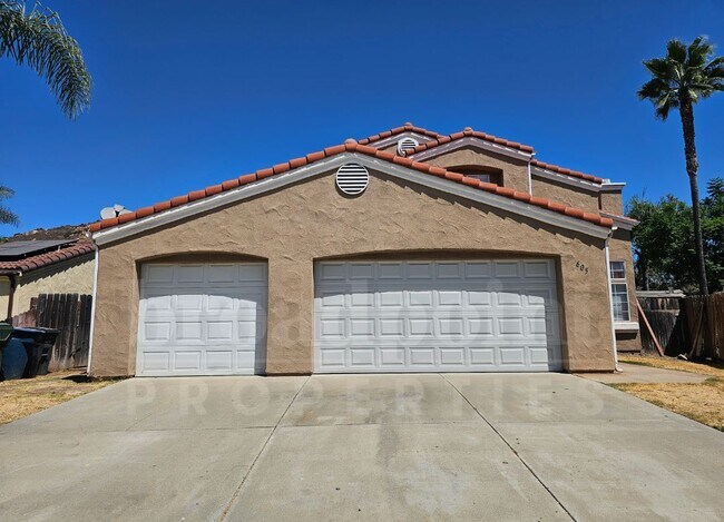 Building Photo - 605 Iona Ct
