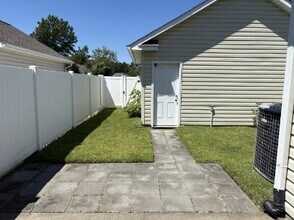 Building Photo - 991 Wrigley Dr