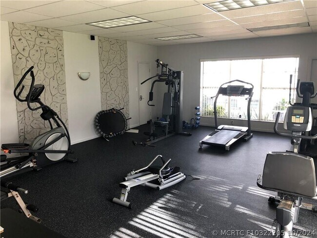 Foto del edificio - 2200 Park Ln