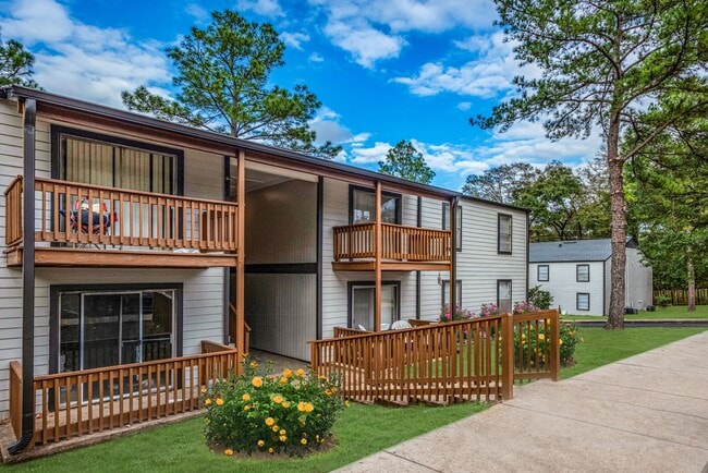 Building Photo - Heritage Oaks