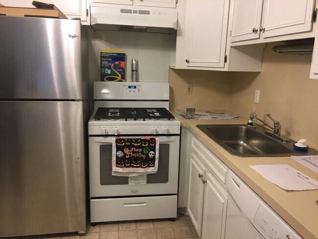 Foto del edificio - 444 N Fox Hills Dr