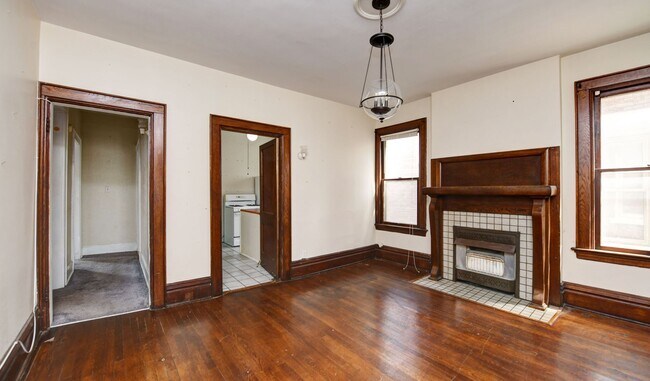 Foto del edificio - Charming 2-Bedroom Duplex in Franklin Park