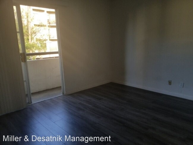 Building Photo - 521 S Manhattan Pl
