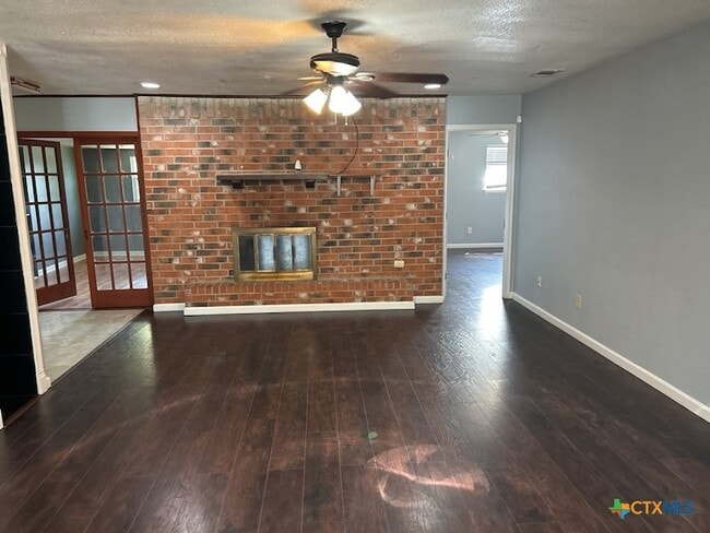 Foto del edificio - 2310 Zinnia Ct