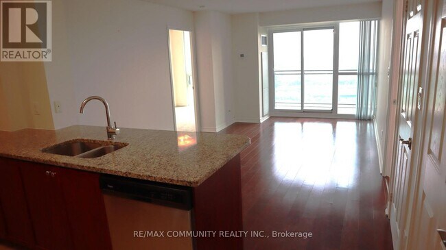 Building Photo - 88 Grangeway Ave