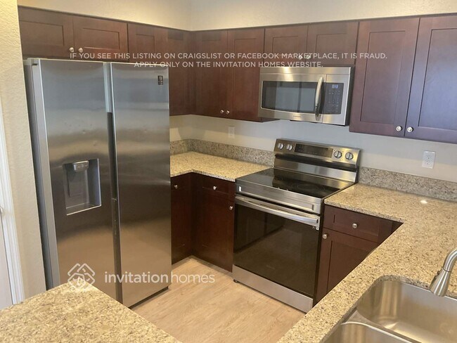 Foto del edificio - 1590 Meadows Pond Dr