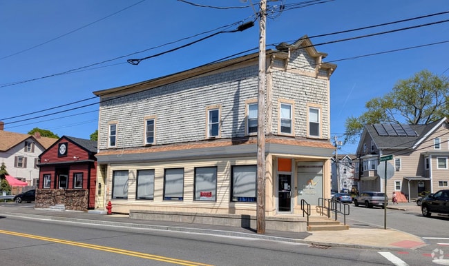Building Photo - 437 Bay St