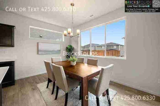 Foto del edificio - Live Brand-New in the Heart of It All. Lak...