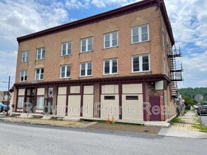 Building Photo - 2901 Maple Ave