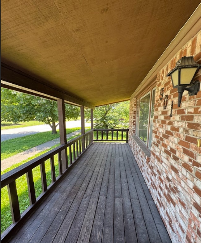 Building Photo - 4 Bed, 2 Bath Home - Apply Today!