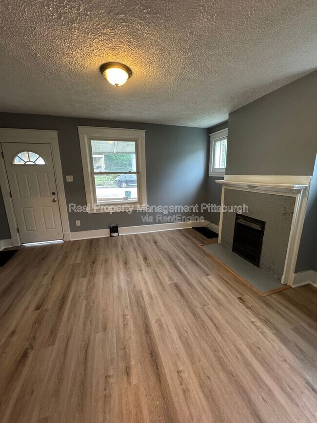 Photo - 311 W Burgess St Apartment