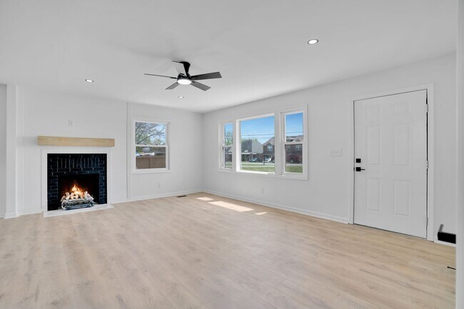 Foto del edificio - 1857 Memorial Dr