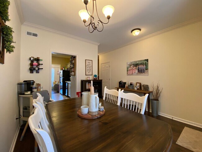 Foto del edificio - Townhome for rent in Moody! Available to V...