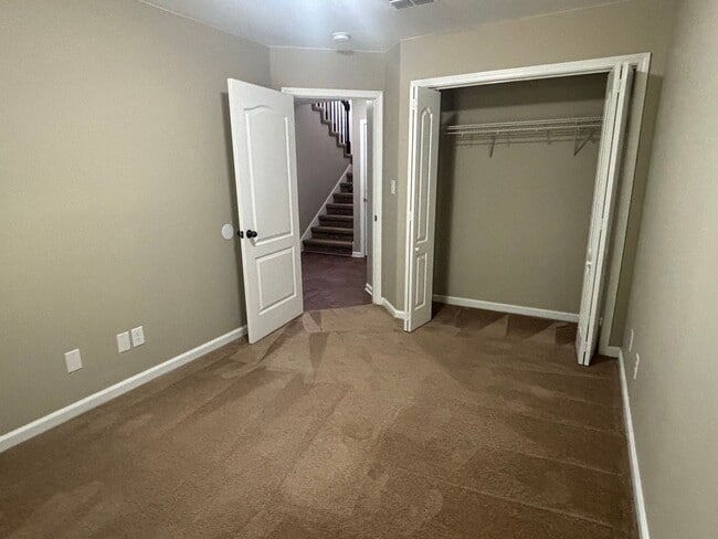Foto del edificio - Townhome for rent near post!
