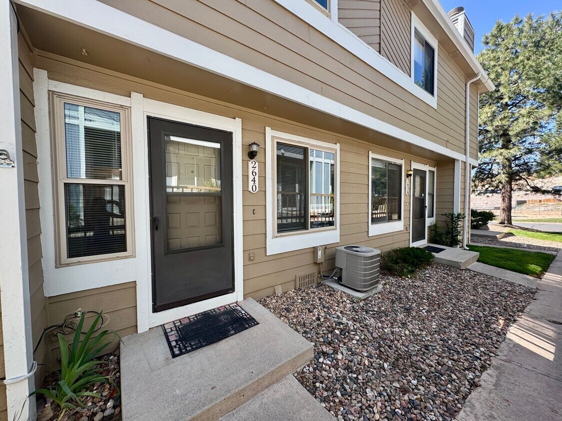 Foto principal - Updated 2 Bedroom with AC