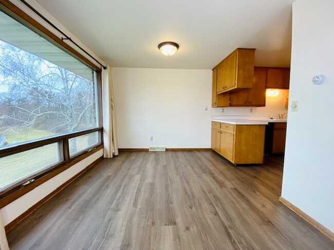 Building Photo - 3037 Humboldt Rd