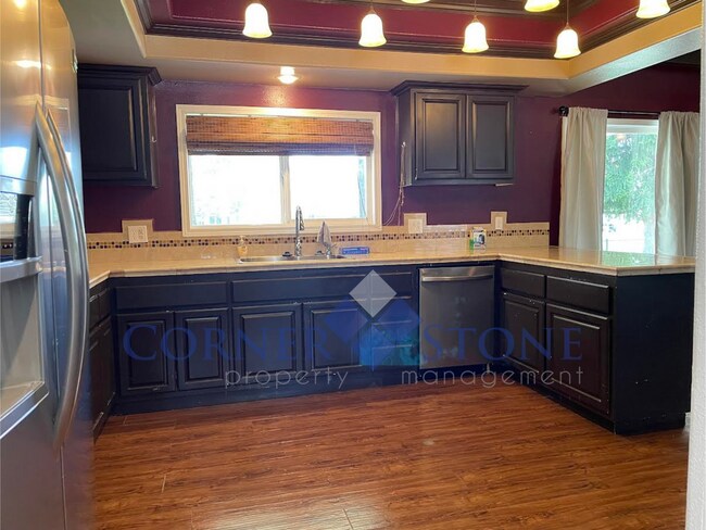 Building Photo - Pet Friendly Home with Fully Fenced Yard!