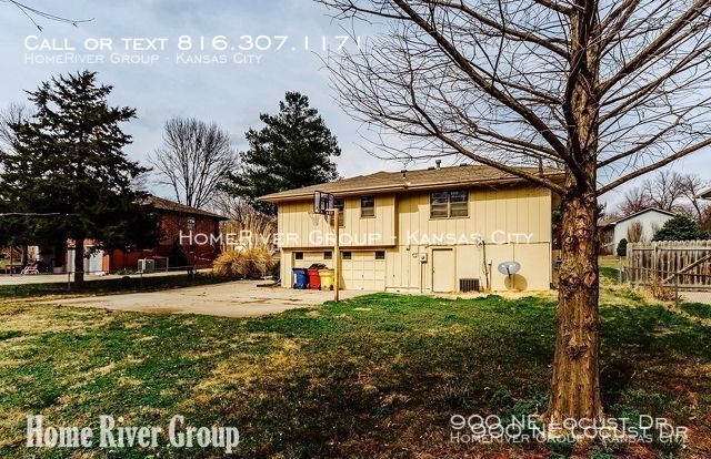 Building Photo - 900 NE Locust Dr