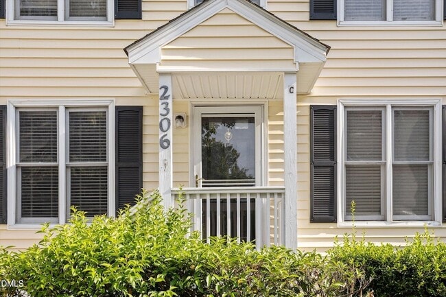 Building Photo - 2306 Stafford Ave