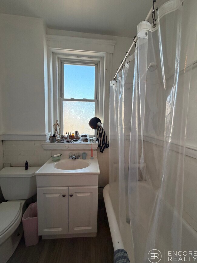 Building Photo - 28 Quint Ave