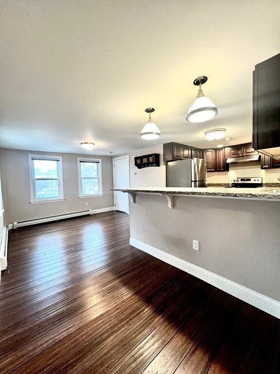 Foto del edificio - 166 Pleasant St