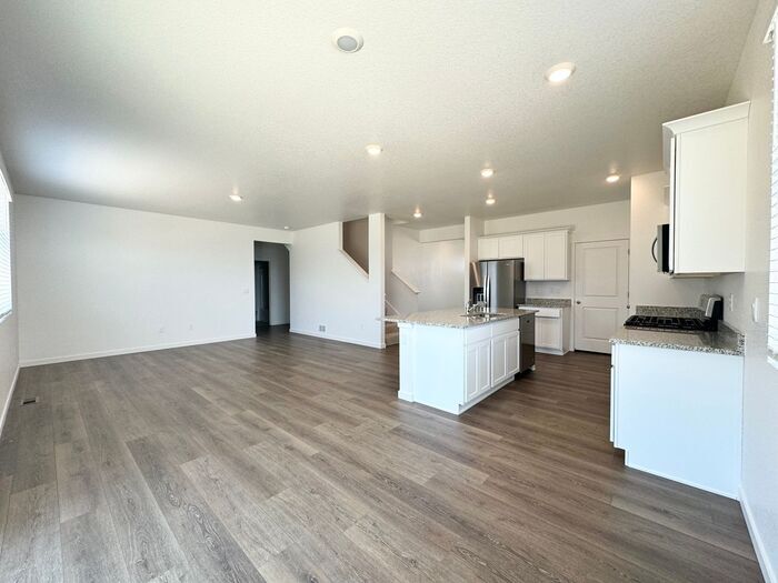 Primary Photo - Built in 2024! 5 bedroom 3 Bath House in W...