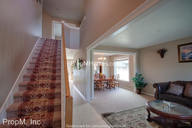 Building Photo - 5 br, 3.5 bath House - 682 June Drive
